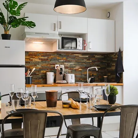 Confort ! Calme, Climatisation, Piscine, Parking Gratuit, Grande Terrasse, Netflix, Wifi * Каркассон