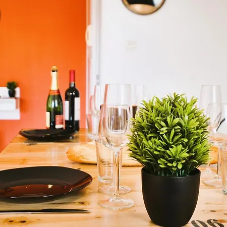 Апартаменты Confort ! Calme, Climatisation, Piscine, Parking Gratuit, Grande Terrasse, Netflix, Wifi Каркассон