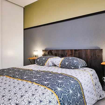 Апартаменты Confort ! Calme, Climatisation, Piscine, Parking Gratuit, Grande Terrasse, Netflix, Wifi *