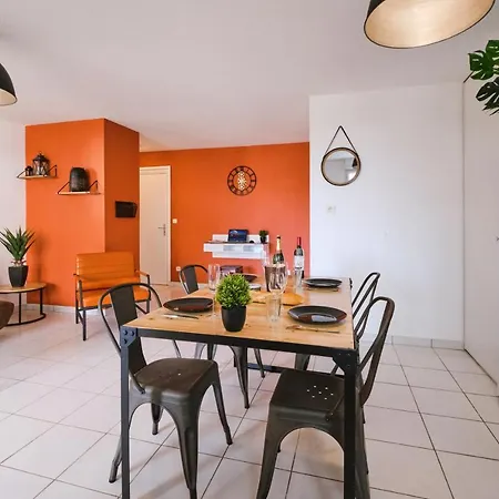 Confort ! Calme, Climatisation, Piscine, Parking Gratuit, Grande Terrasse, Netflix, Wifi Апартаменты Каркассон