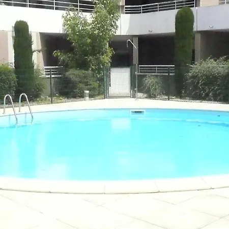 Апартаменты Confort ! Calme, Climatisation, Piscine, Parking Gratuit, Grande Terrasse, Netflix, Wifi Каркассон