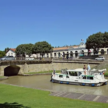 Confort ! Calme, Climatisation, Piscine, Parking Gratuit, Grande Terrasse, Netflix, Wifi Апартаменты