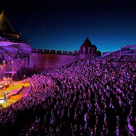 Confort ! Calme, Climatisation, Piscine, Parking Gratuit, Grande Terrasse, Netflix, Wifi Апартаменты Каркассон