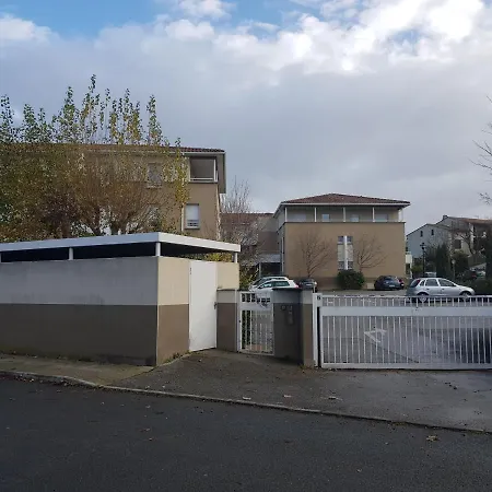 Confort ! Calme, Climatisation, Piscine, Parking Gratuit, Grande Terrasse, Netflix, Wifi