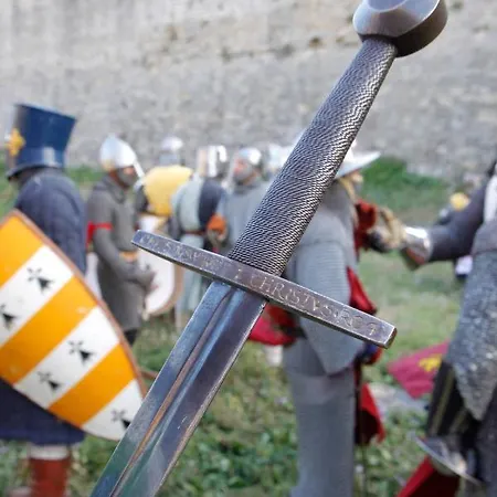 Апартаменты Confort ! Calme, Climatisation, Piscine, Parking Gratuit, Grande Terrasse, Netflix, Wifi