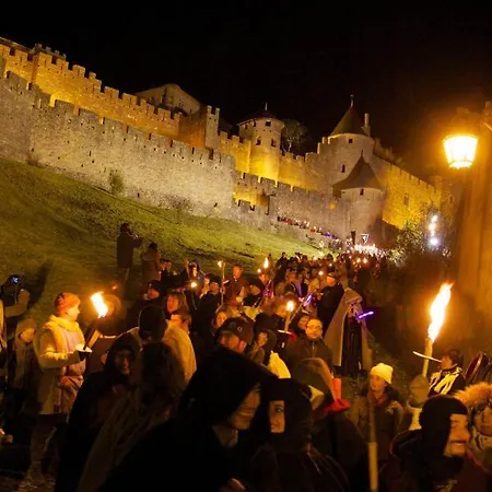 Confort ! Calme, Climatisation, Piscine, Parking Gratuit, Grande Terrasse, Netflix, Wifi Апартаменты